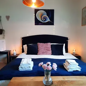  Homestay Super King Bedroom With Large Ensuite United Kingdom