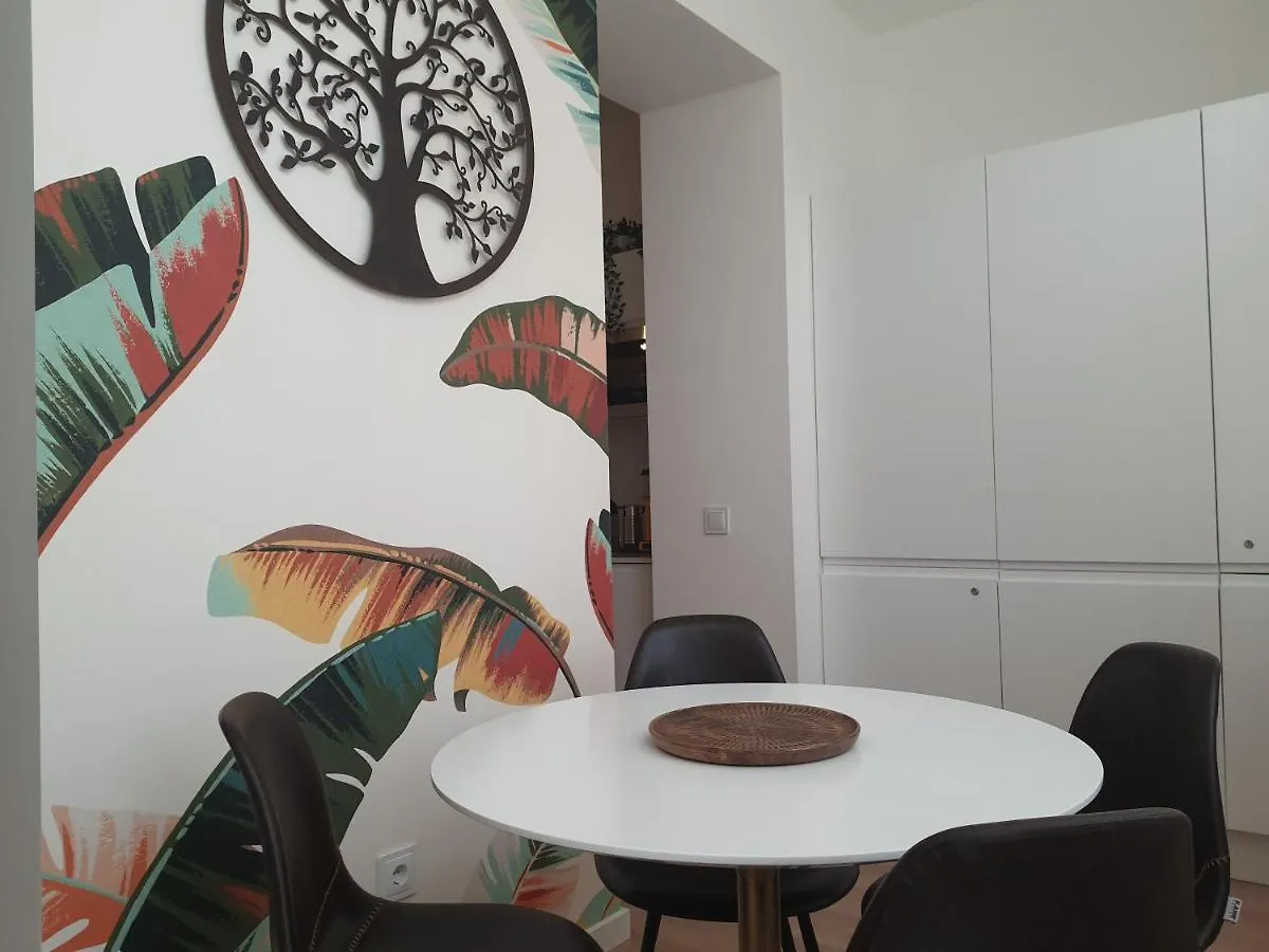 Exotic Fusion: Coffee & Radio Daire Lisboa